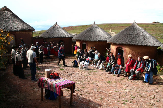 Kayaking and sailing adventures on Lake Titicaca - Peru Tour Packages - Dive Discovery