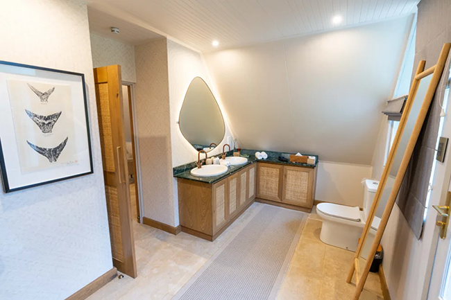 Bathroom - Beach Bungalow - Alphonse Island - Seychelles Dive Resort