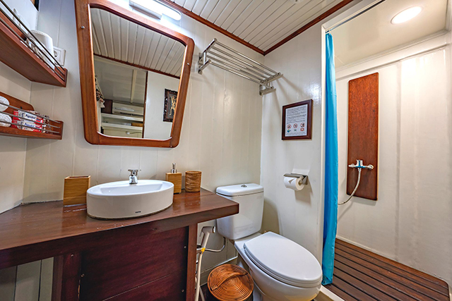 Bathroom - MV Ambai - Indonesia Liveaboard