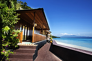 Beach walk path - Bastianos Bunaken Resort - Indonesia Dive Resort