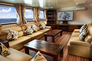 Living area - Blue Manta Explorer - Indonesia Liveaboard