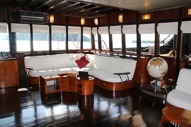 Lounge - Dewi Nusantara  - Indonesia Liveaboard