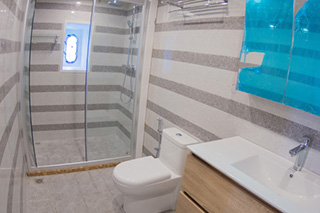 Bathroom - MV Emperor Explorer - Maldives Liveaboards