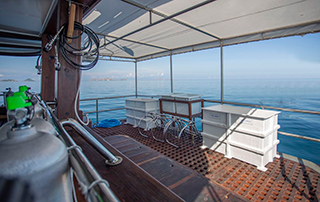 Dive deck - Emperor Harmoni - Indonesia Liveaboard