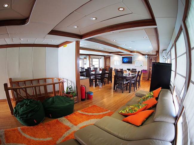 Dining area - MV Emperor Virgo - Maldives Liveaboards