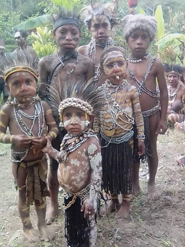 Small Children at the Goroka Festival