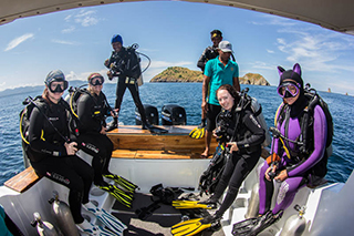 Dive boat - Kalimaya Dive Resort - Indonesia Dive Resorts