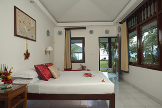 Room interior - Lotus Bungalows  - Indonesia Dive Resorts