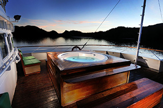 Jacuzzi - MV Solitude One - Palau Liveaboard