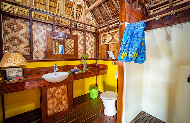 Bathroom - Premium Overwater - Nusa Island Retreat - PNG Dive Resort