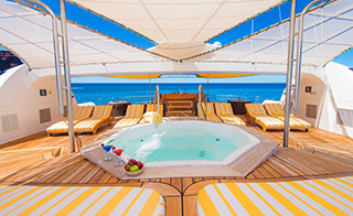 Jacuzzi - Petrel - Galapagos Liveaboard