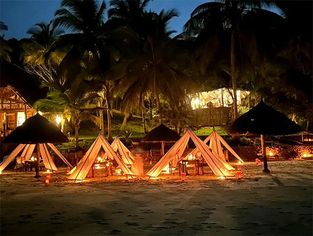 Beach dinner - Pole Pole - Mafia Island Dive Resorts - Dive Discovery Tanzania