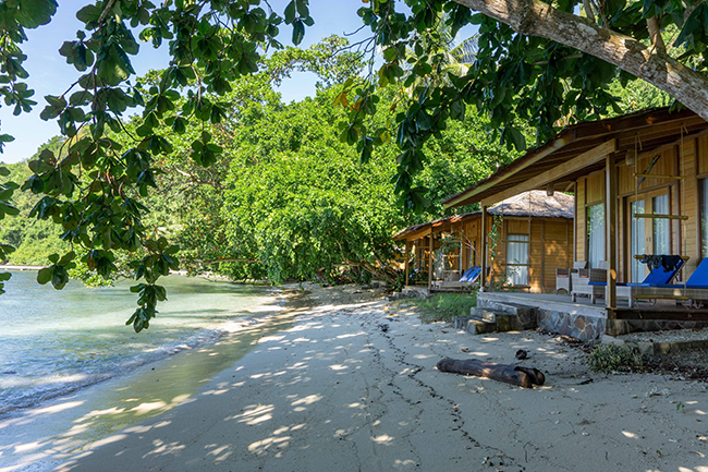 Beach front villa - Sali Bay Resort - Indonesia Dive Resort